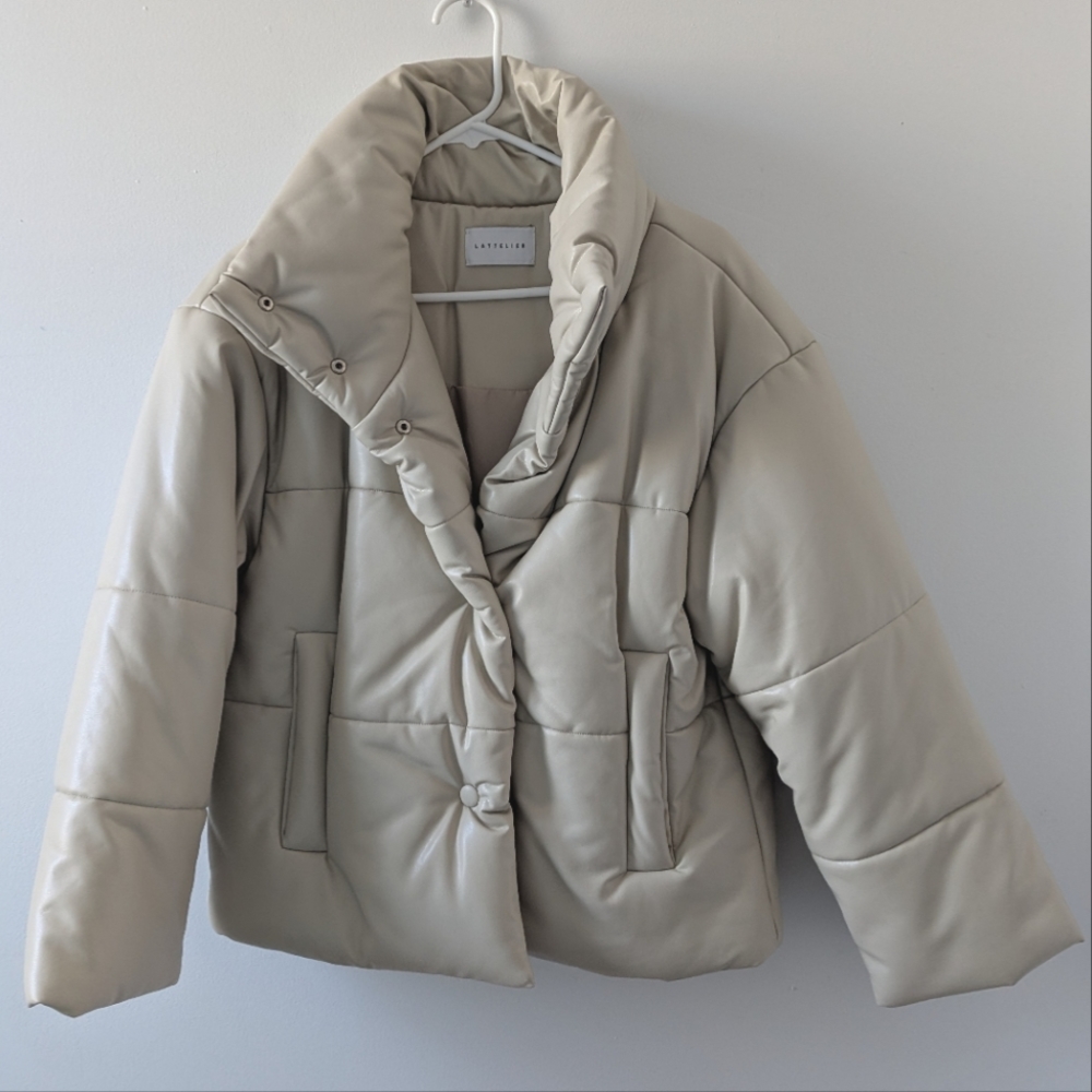 Elegant Beige Puffer Jacket for Women - Picture 9 of 15